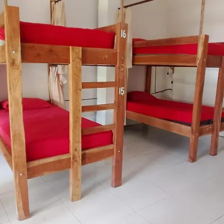 Black Sand Hostel Amed Exterior photo