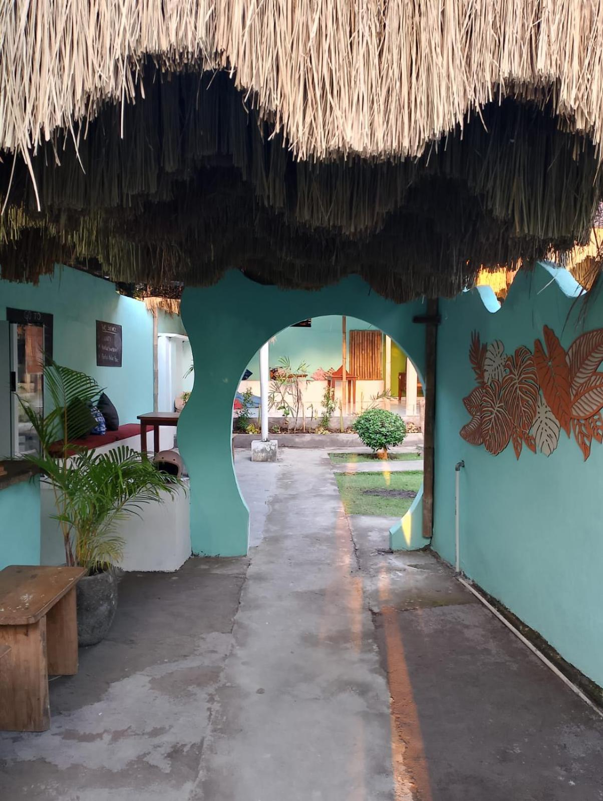Black Hostel *