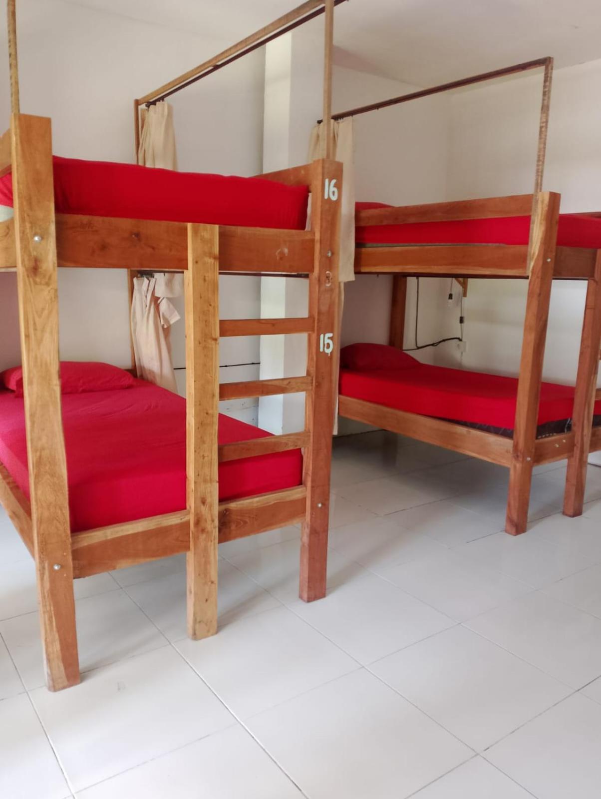 Hostel Black *