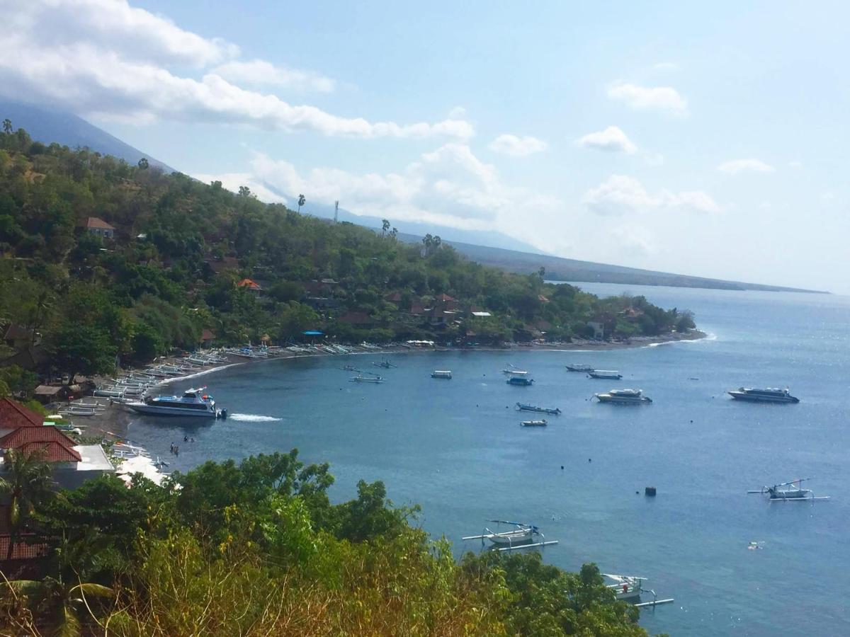 Black Hostel Amed (Bali)